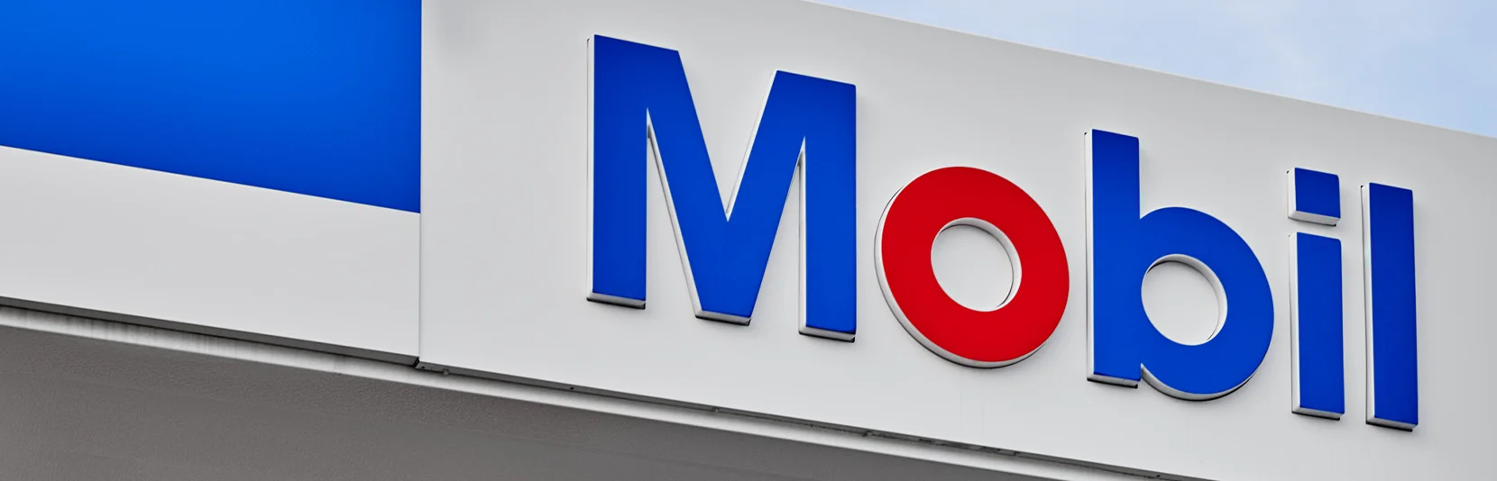 Panneau de station-service Mobil